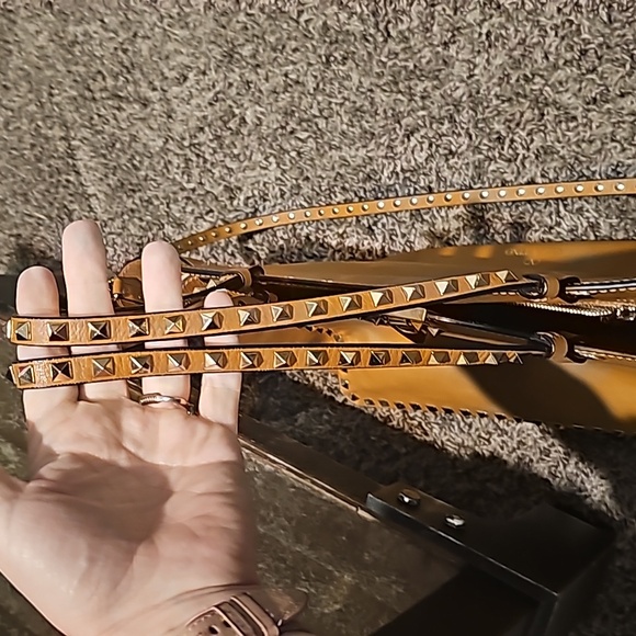 🔥1HRSALE🔥Valentino Garavani Rockstud Bag - Picture 3 of 16